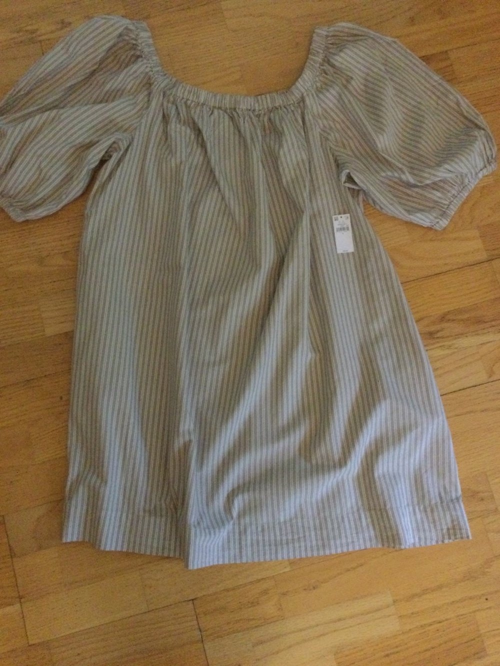 NWT Old Navy womens dress w/ puff sleeves. Size L